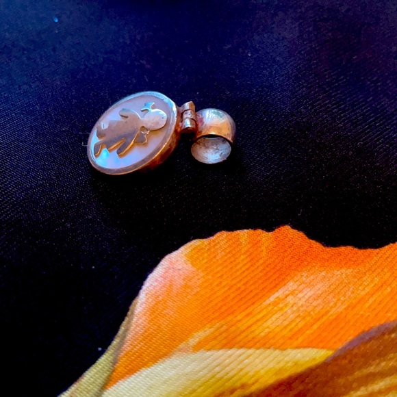 950 Peruvian silver & nacre charm with hinge - Picture 5 of 6